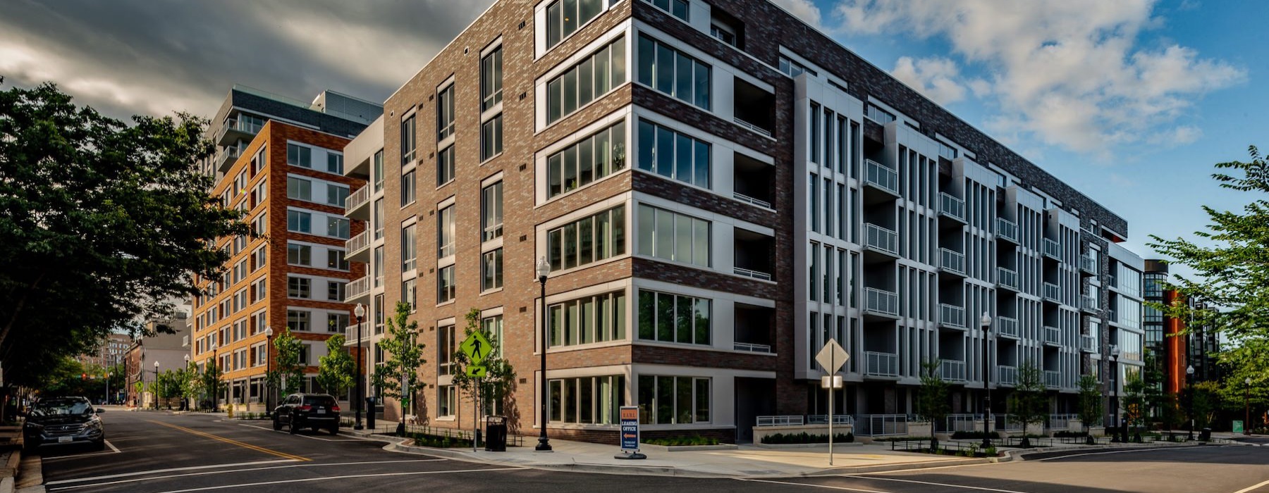 a large building with many windows